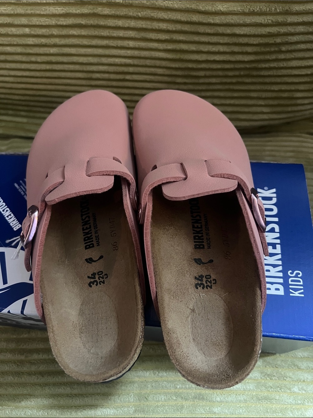 Birkenstock Girls Pink Boston Clogs Soft Leather Slip-On US size 3 narrow fit - Picture 2 of 5